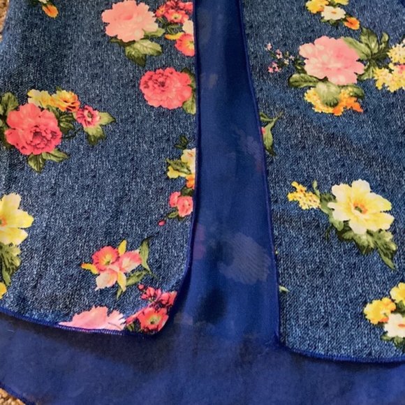 2/$20 Janice sleeveless shirt- Small - Picture 8 of 10